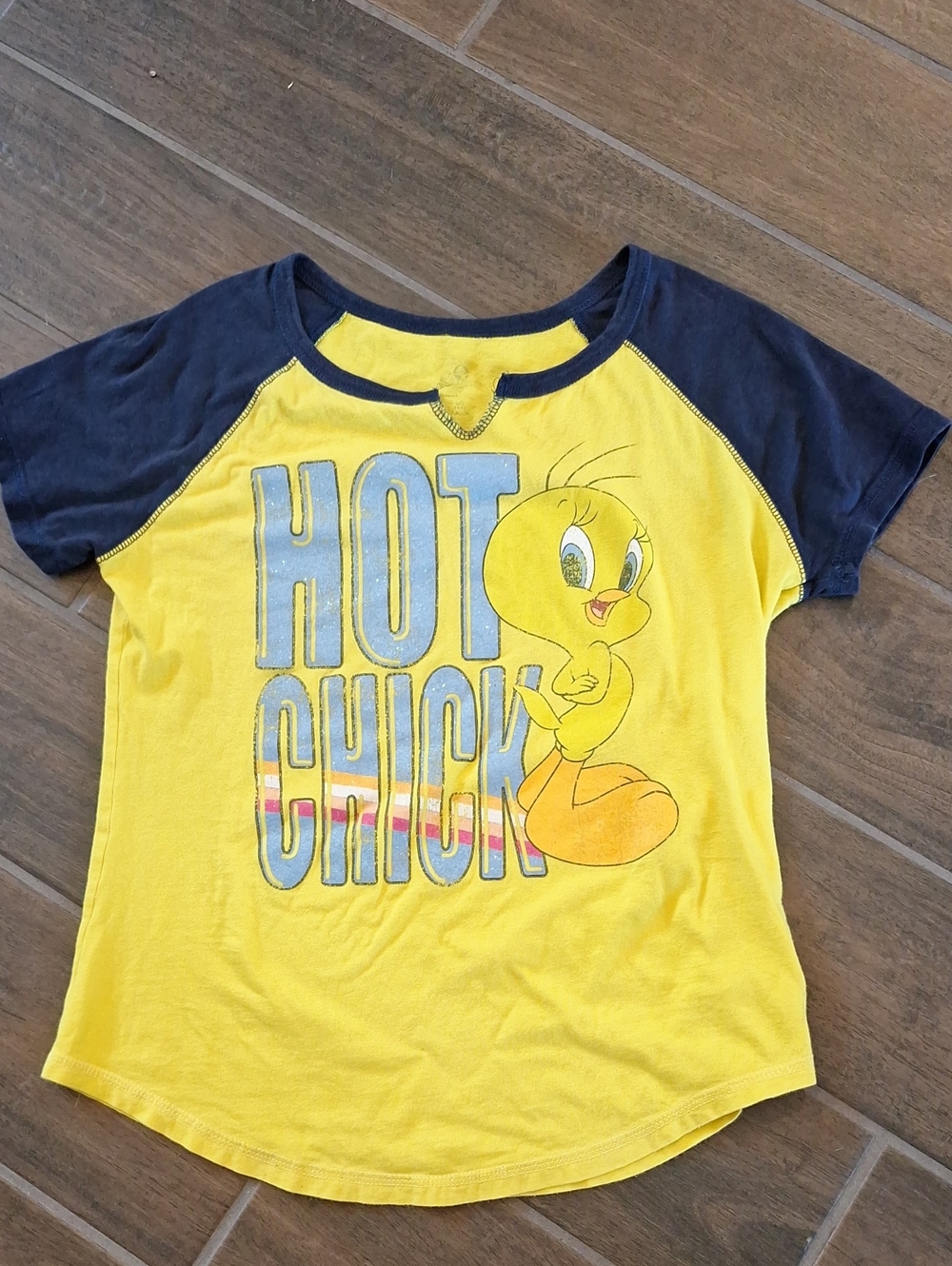 Vintage Tweety Bird Hot Chick Raglan Baby Tee blue & yellow 100% Cotton Large